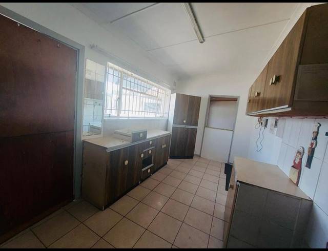 5 BEDROOM HOUSE FOR SALE IN BRENTHURST